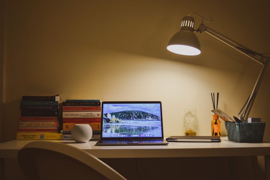 Desk lamp